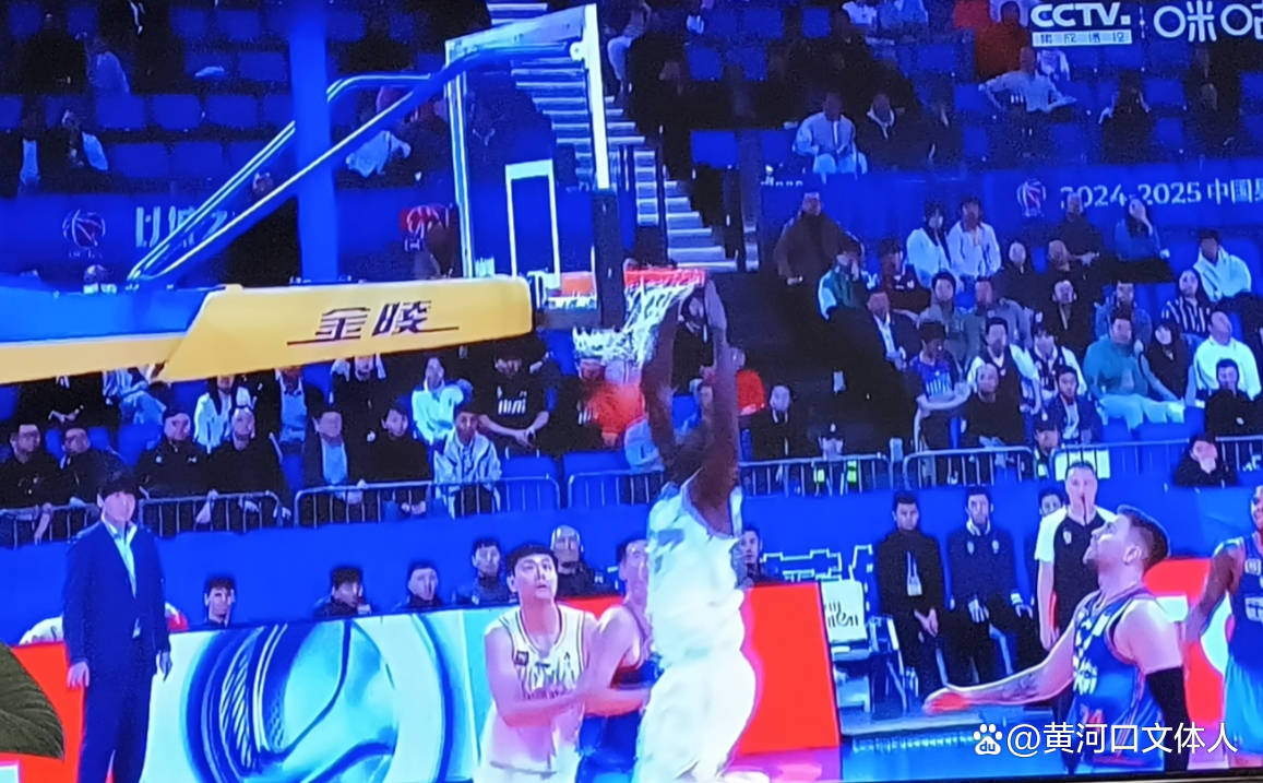 山东男篮成功击败四川男篮，取得关键胜利的简单介绍