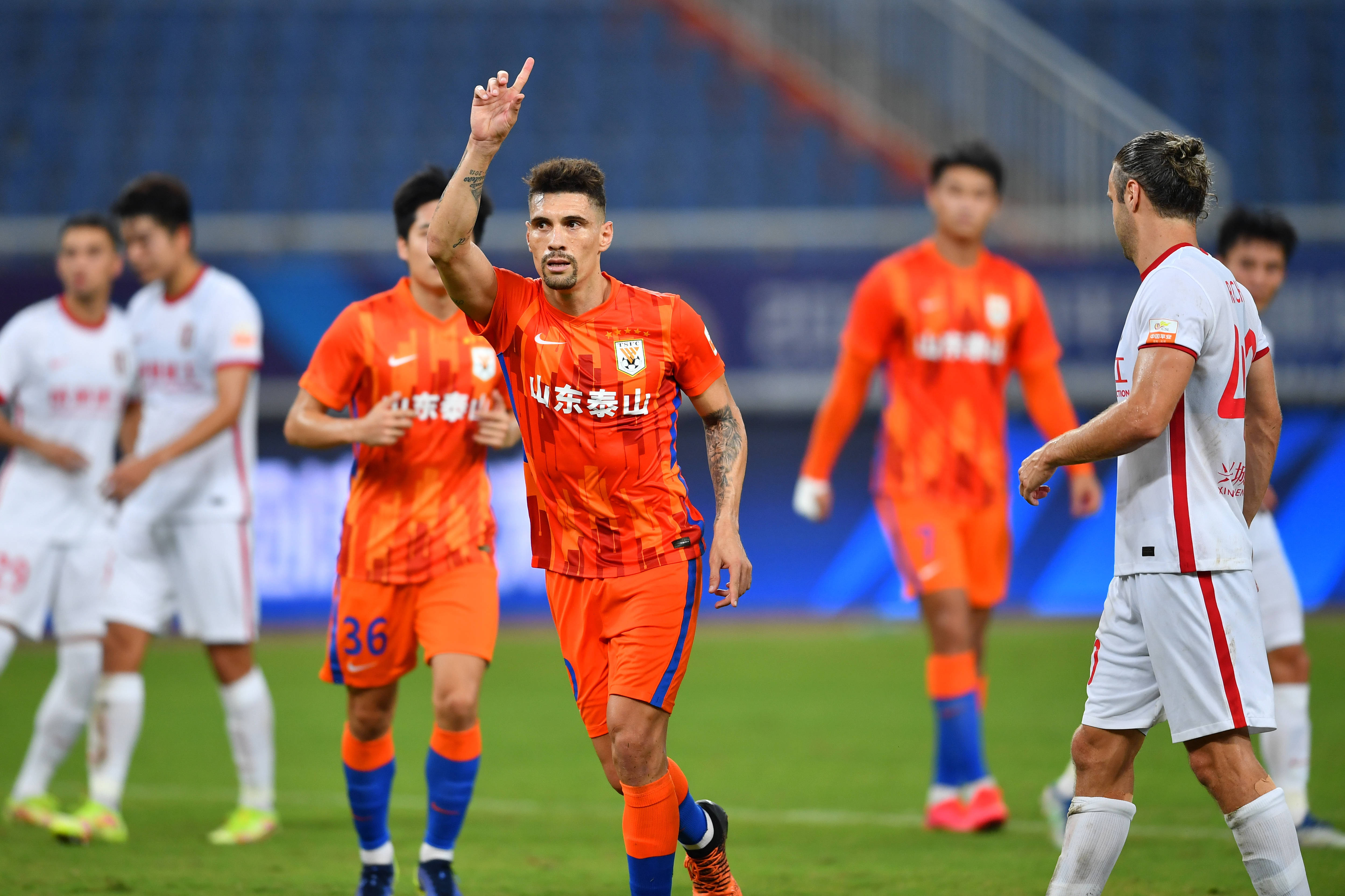 关于红星球员崭露头角,成为球队关键人物的信息 关于红星球员崭露头角,成为球队关键人物的信息