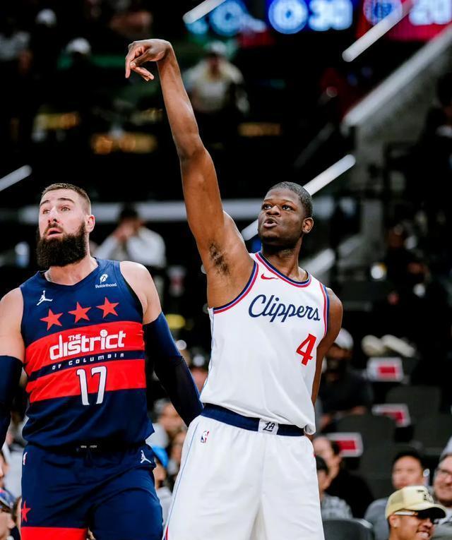 快船轻松击败小牛,系列赛已经领先- 快船轻松击败小牛,系列赛已经领先-