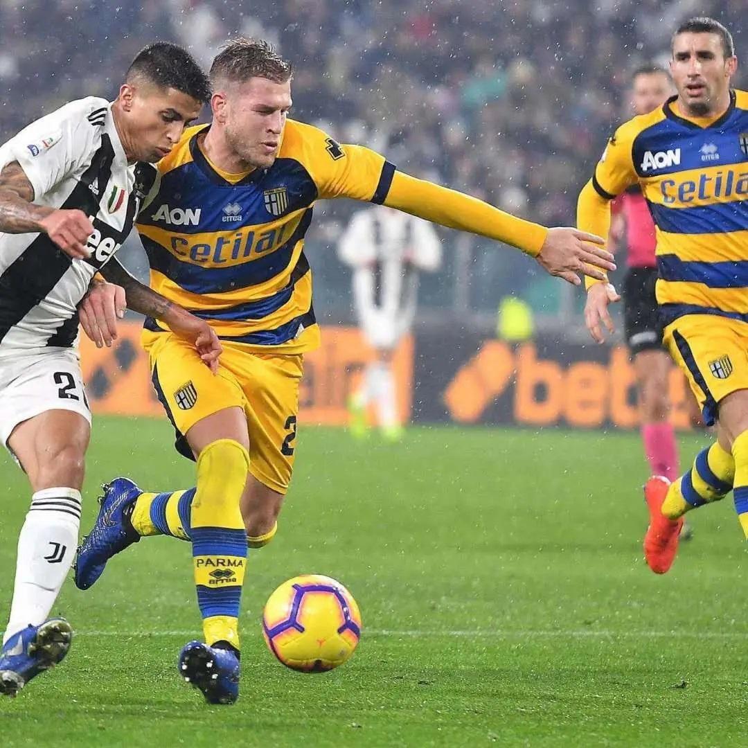 关于AC米兰主场击败帕尔马，稳健取胜的信息