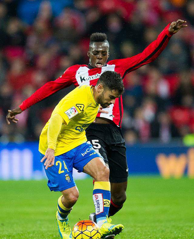 塞维利亚客场平局，保持联赛不败