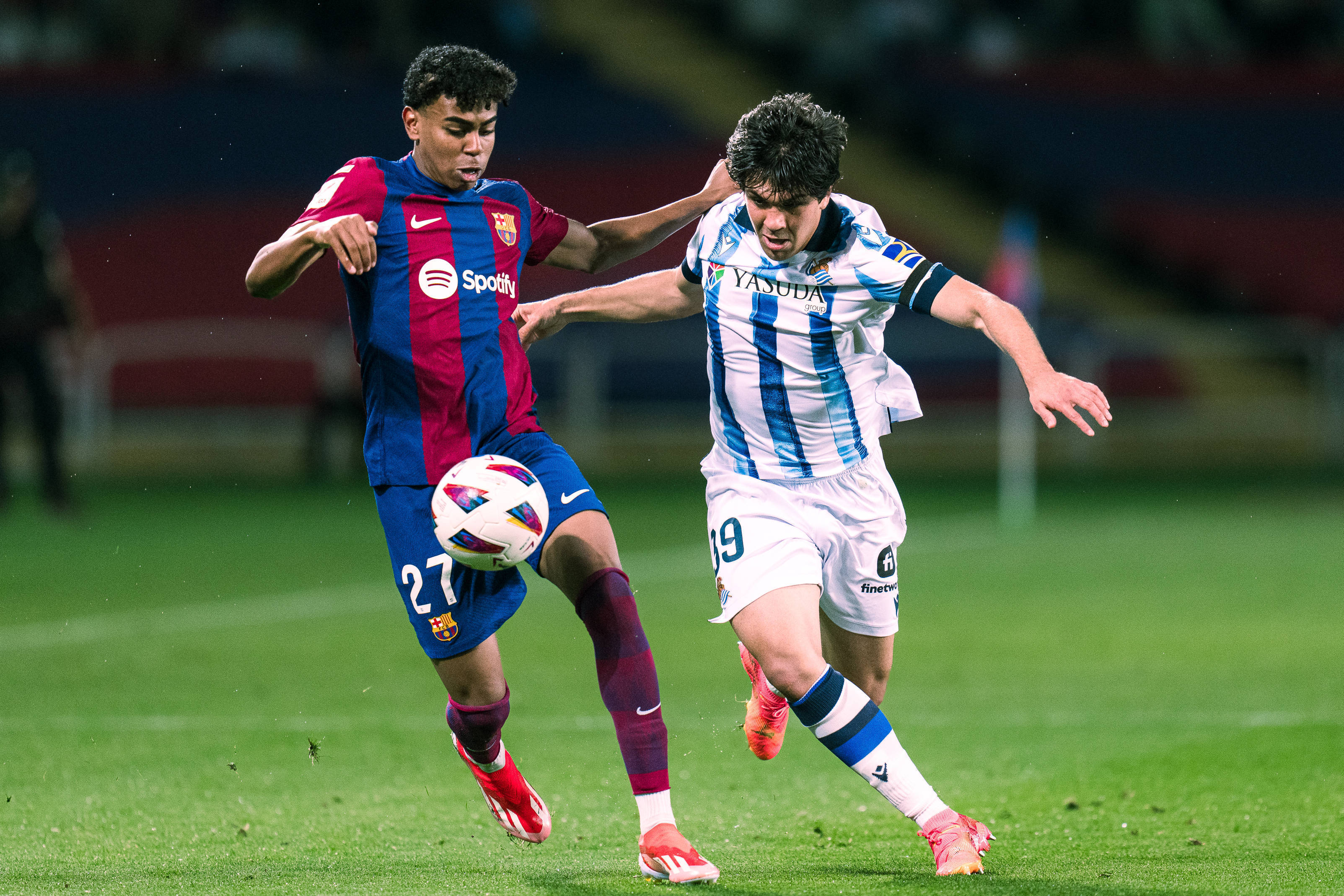 关于足球比赛即将上演，看点无数引人期待的信息