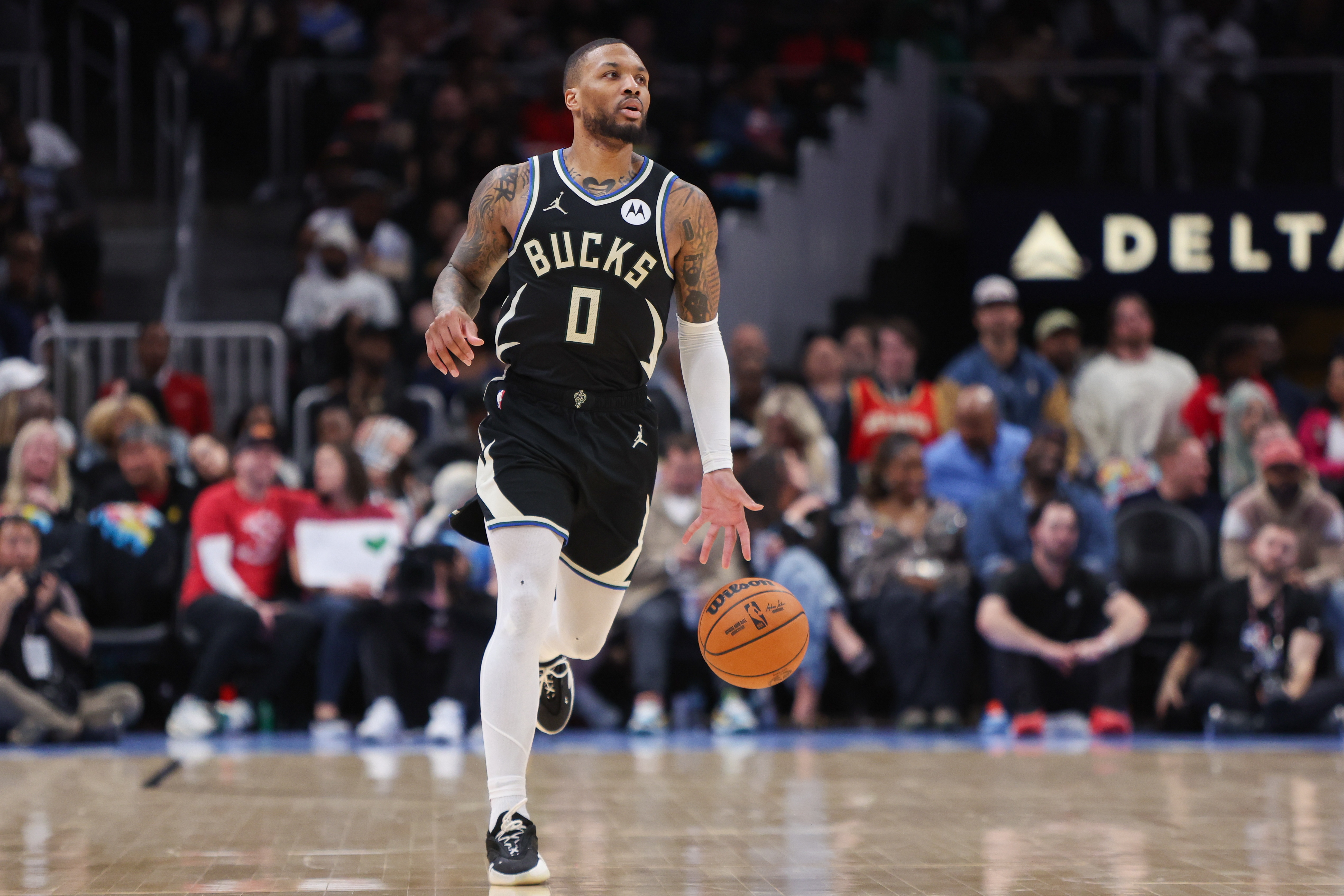 雄鹿主场击败公牛，保持领先