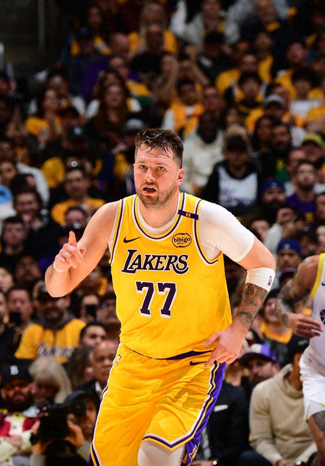 火箭队轻取雄鹿完成6连胜 火箭队轻取雄鹿完成6连胜