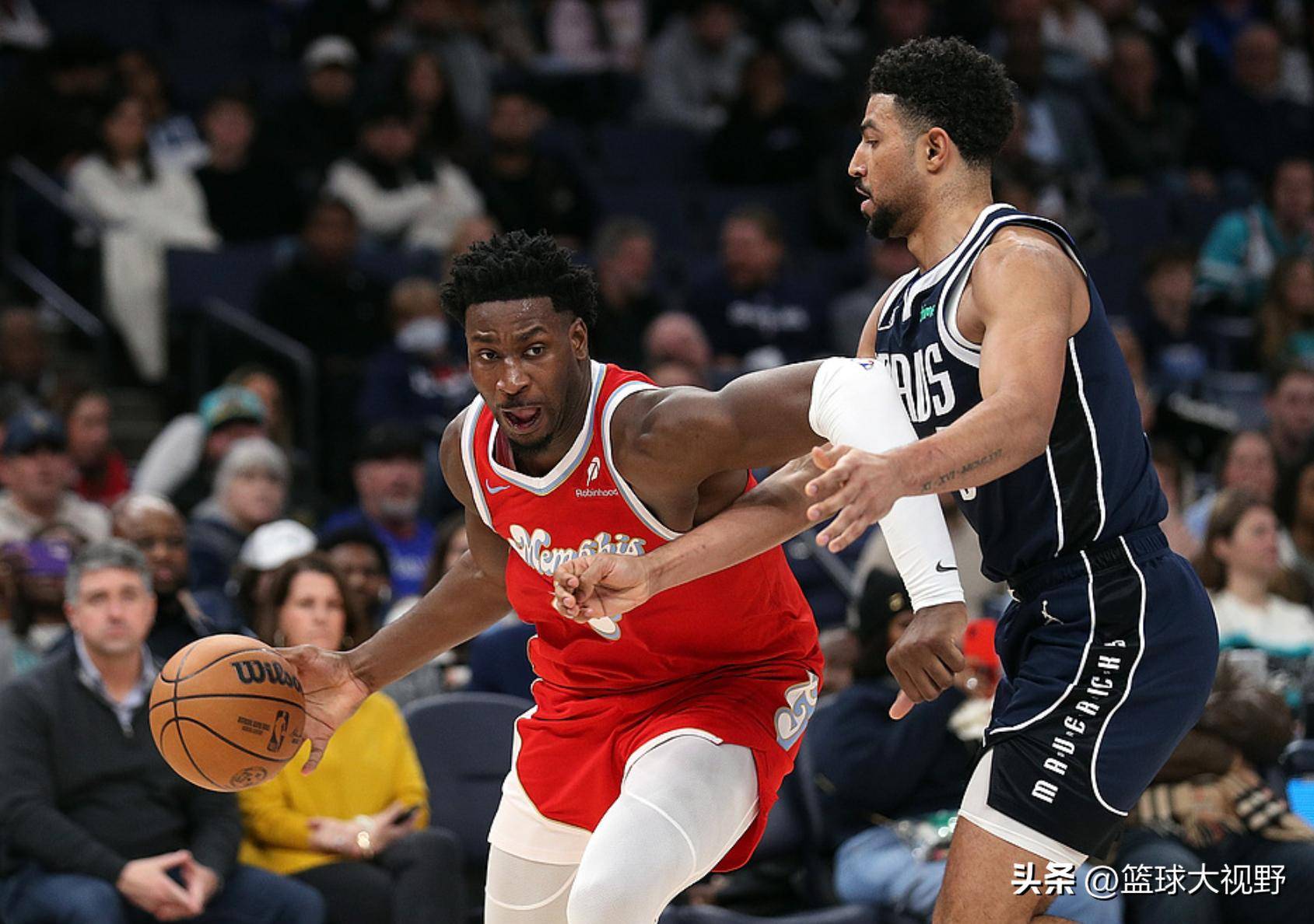 阿根廷男篮力克灰熊,克莱送出助攻 阿根廷男篮力克灰熊,克莱送出助攻