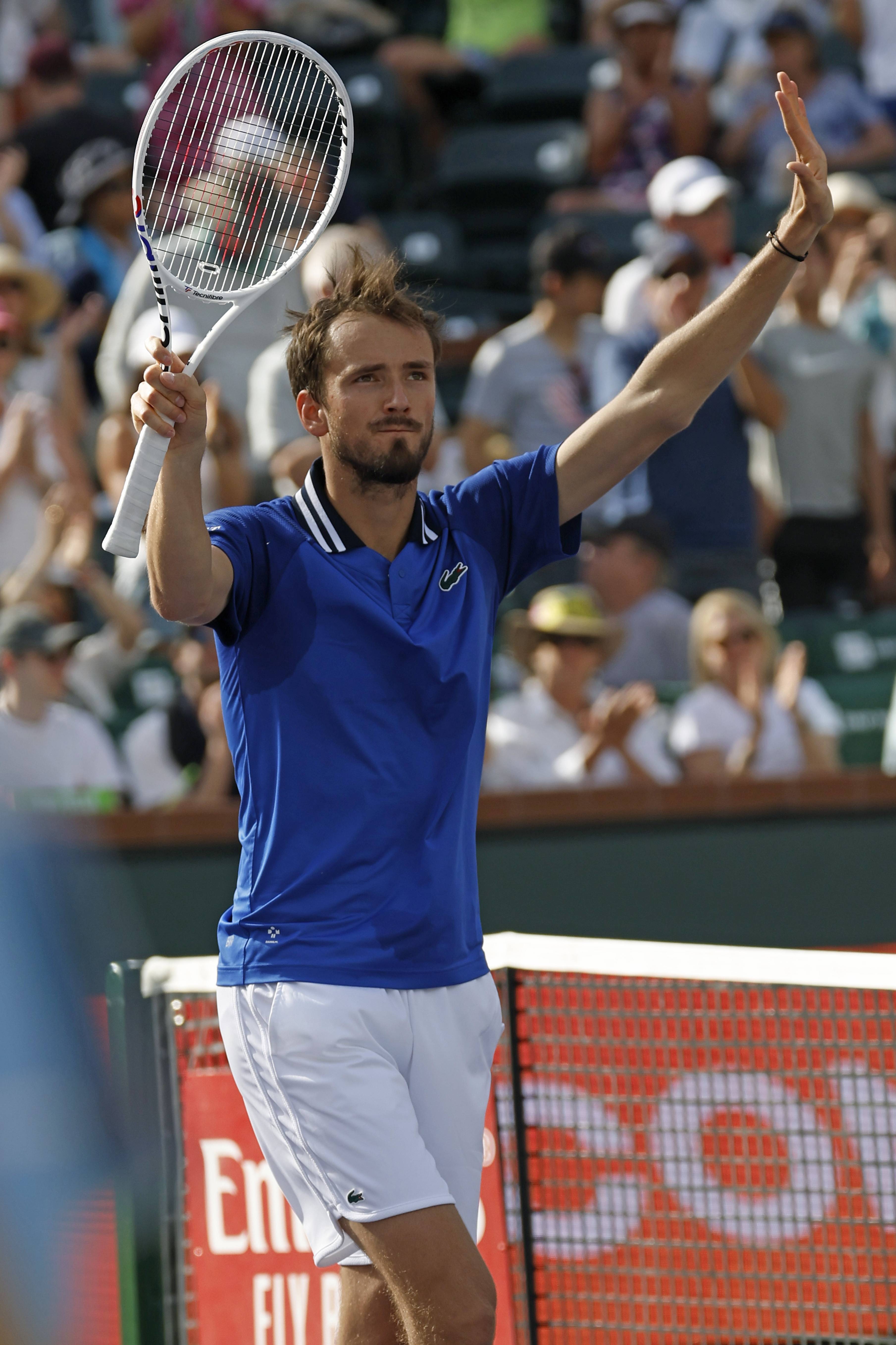 西班牙网球队轻取欧洲网球队,梅德韦杰夫绝境逆转的简单介绍 西班牙网球队轻取欧洲网球队,梅德韦杰夫绝境逆转的简单介绍