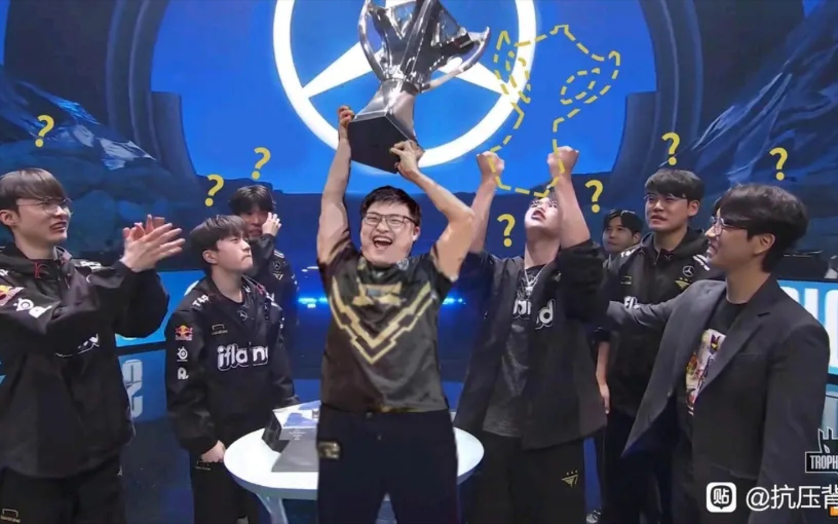 包含S赛热度飙升，网友热议不断的词条