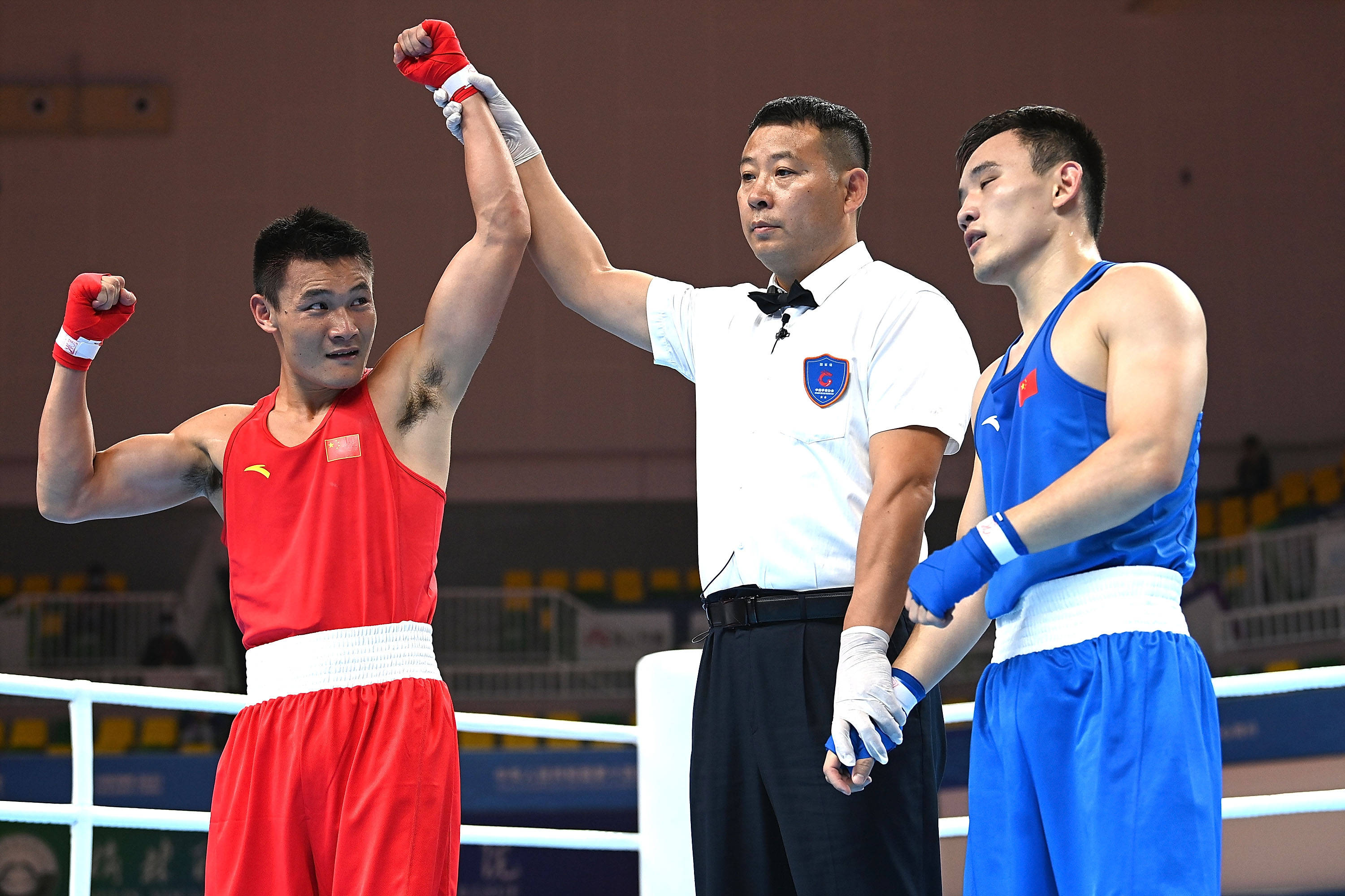 拳击队主教练发声，誓言带队登顶的简单介绍