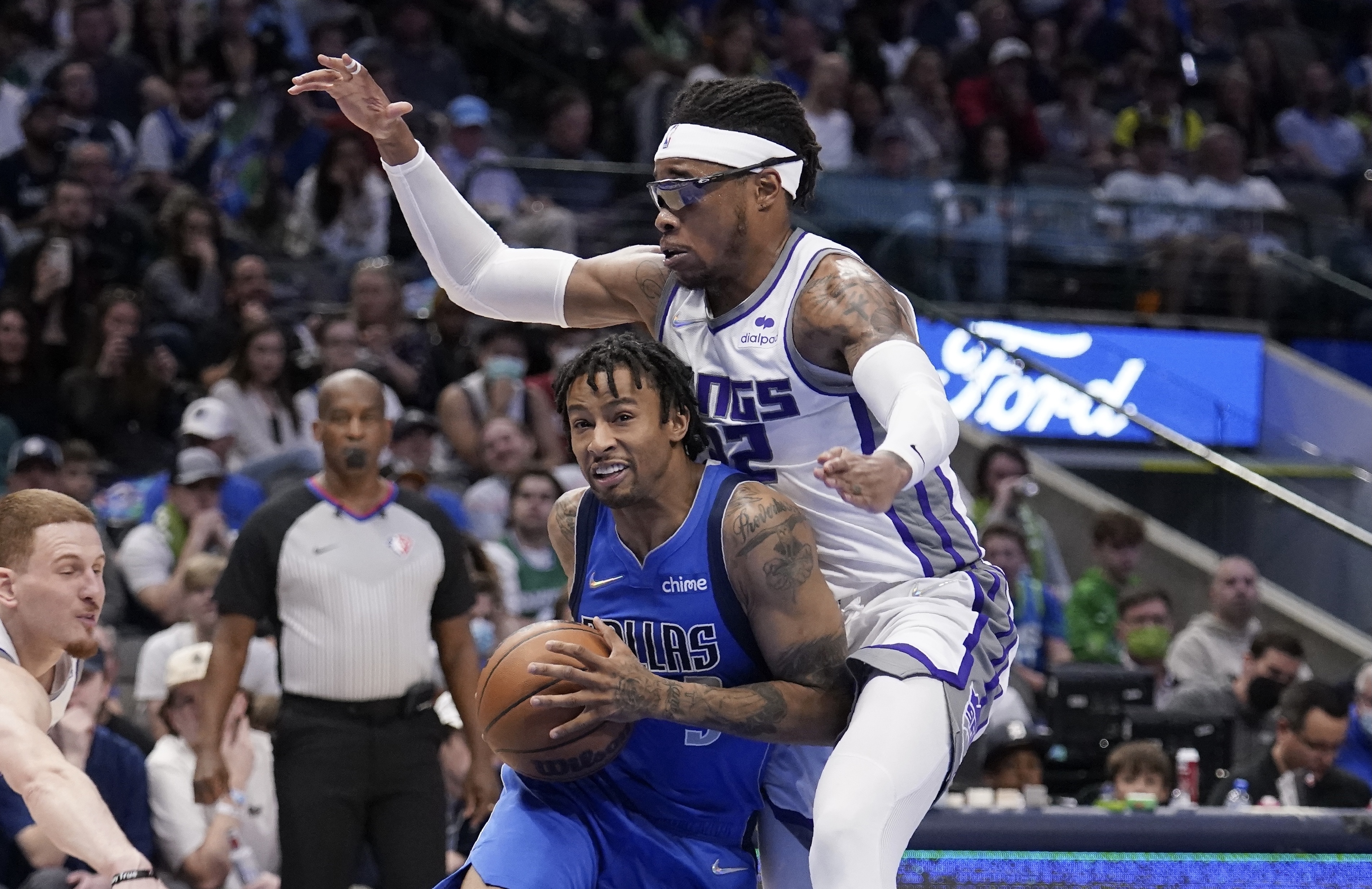 青岛队逆转掘金，福克斯刷新纪录