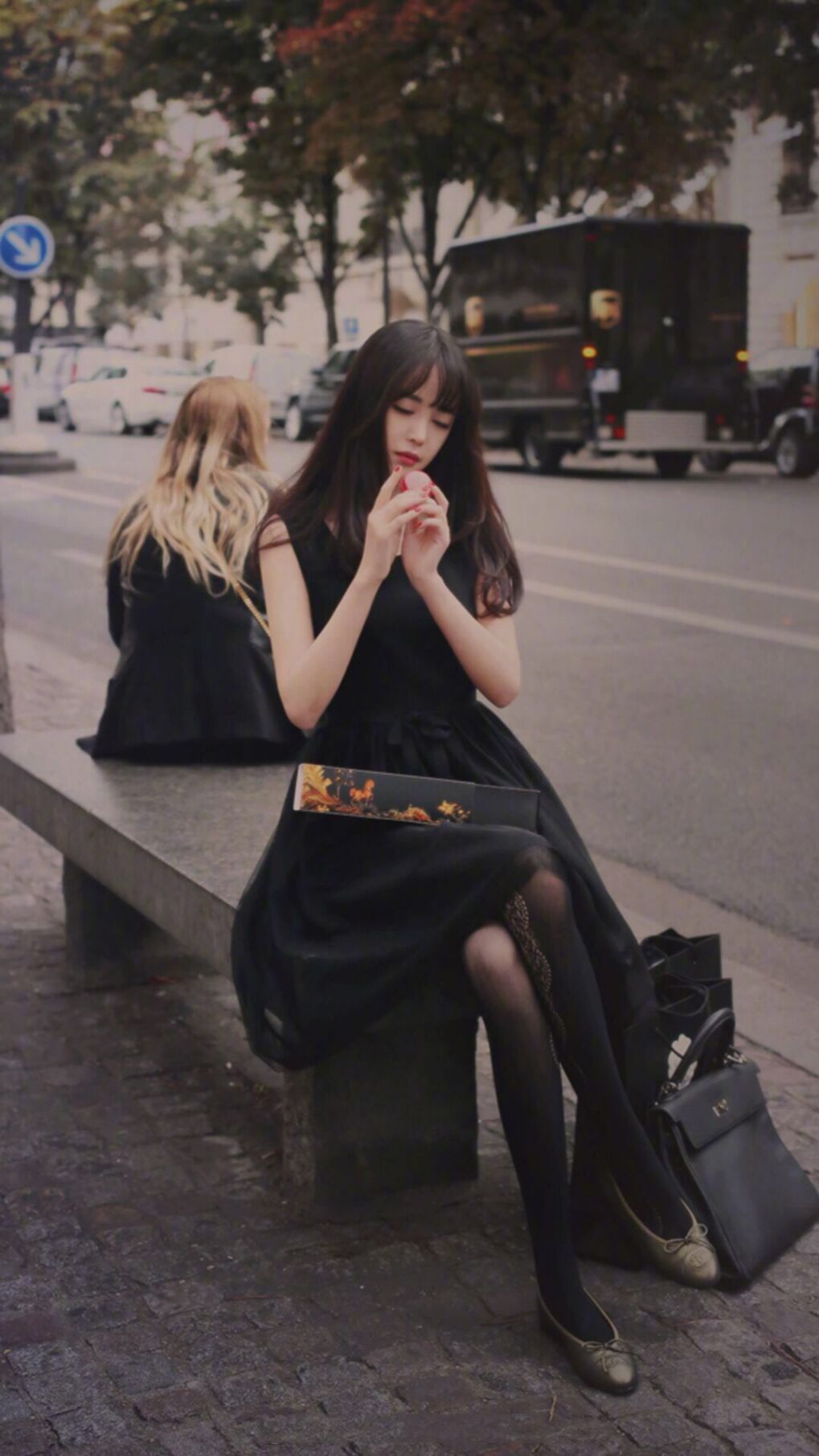 德甲新王登基与篮网逆袭，巅峰对决背后的残酷与荣光